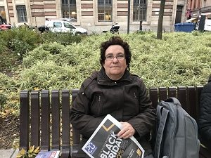 Catherine 62 ans retraité a répondu à nos questions sur le port d'armes chez les forces de l'ordre