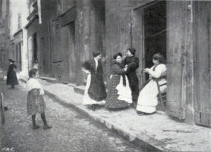 Une rue dans le quartier de la prostitution à Marseille Rodolphe © Archibald Reisse Archibald Reiss