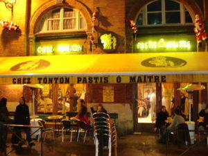 Chez Tonton la nuit. Crédit : Jybet /CC BY-SA 3.0