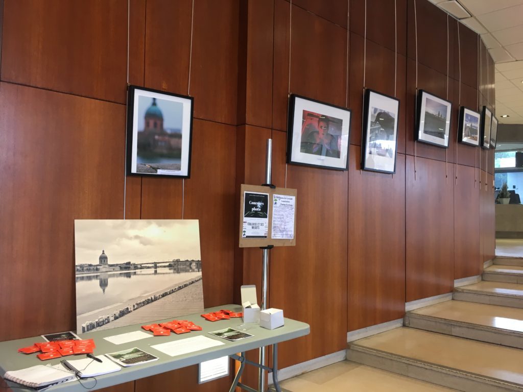 Une partie de l'exposition " Toulouse et ses mégots" installées a l'Université Toulouse Capitole 1.<br /> © Sarah Gilot