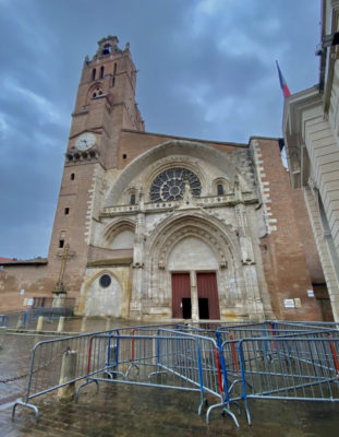 L'entrée de la cathédrale Saint-Etienne à Toulouse.